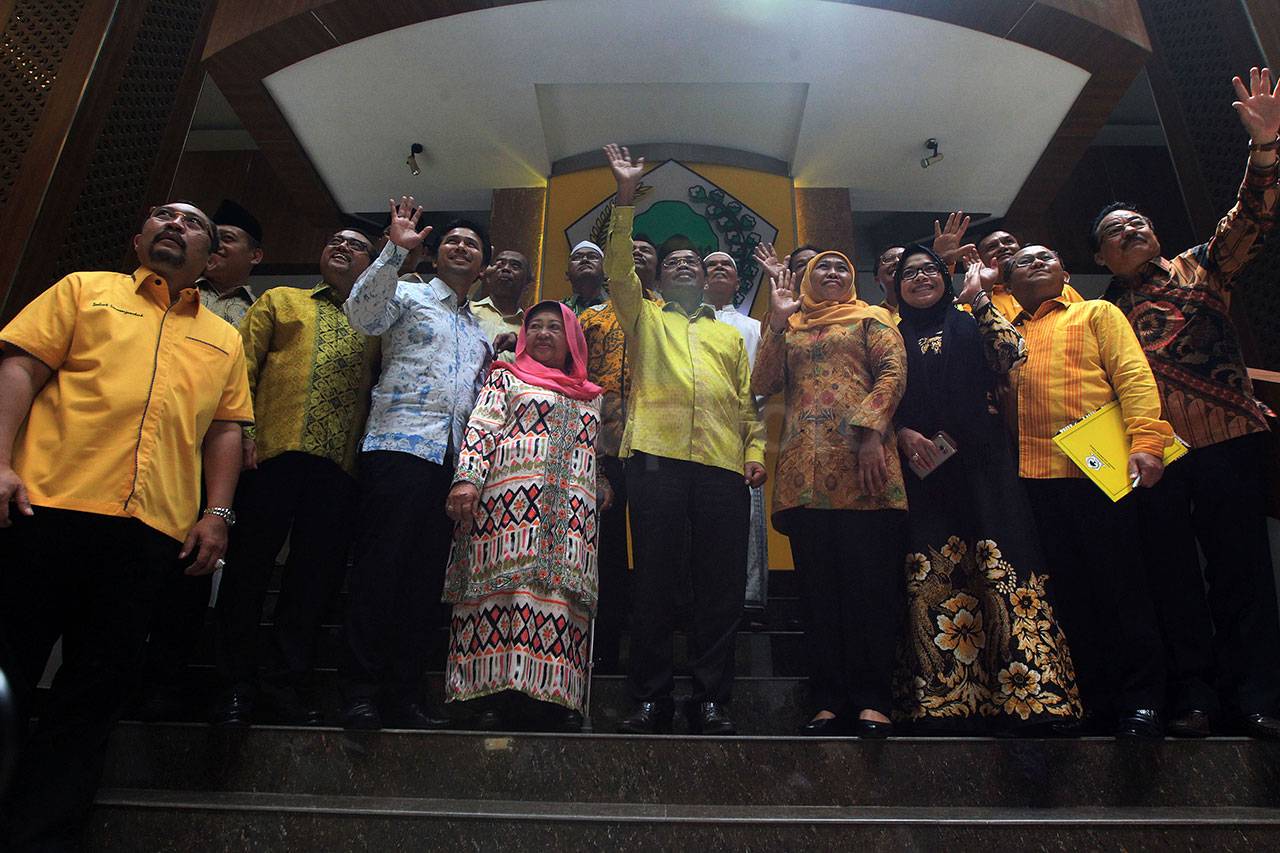 Golkar Resmi Usung Khofifah-Emil...