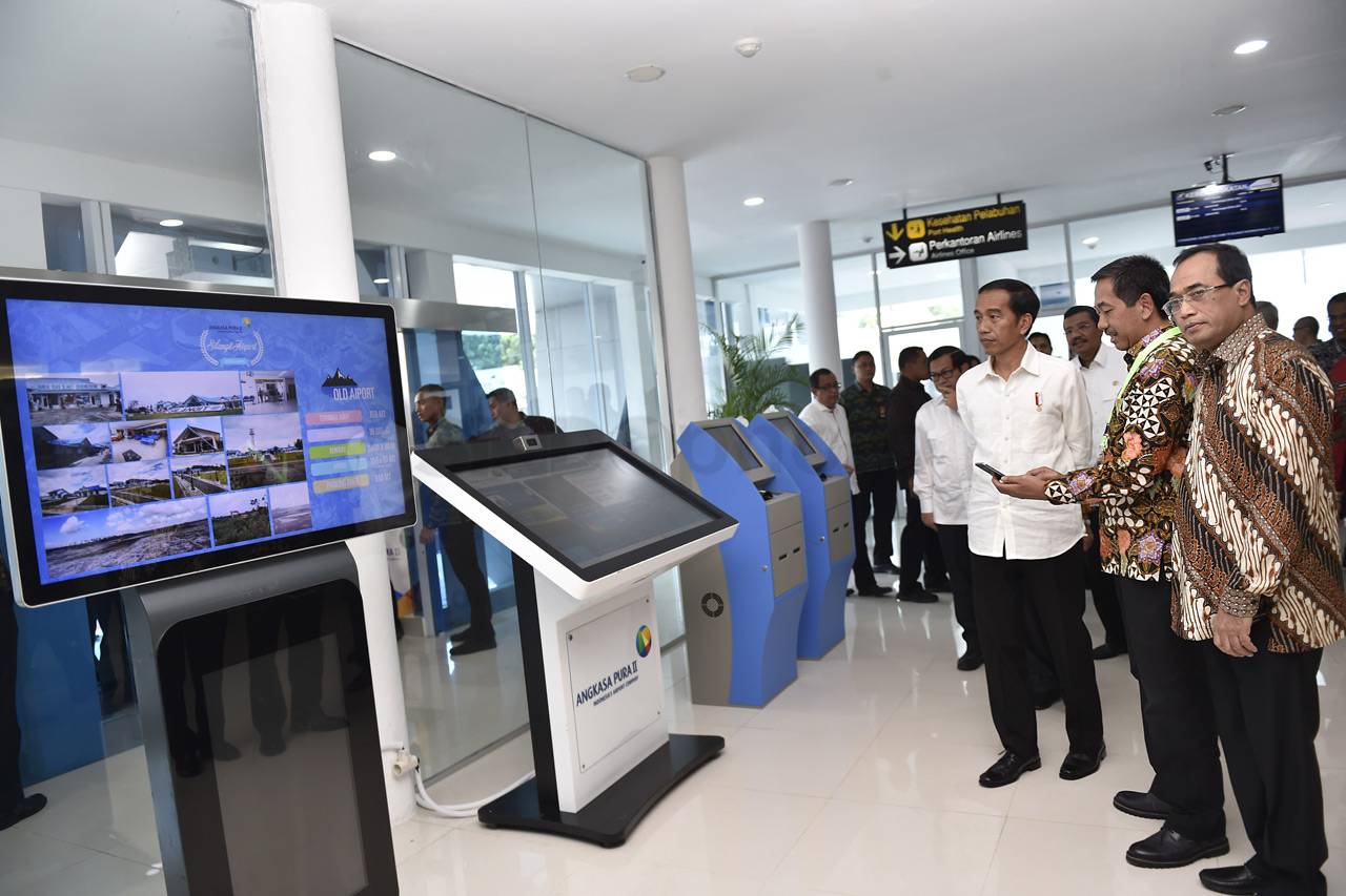Presiden Jokowi Resmikan...