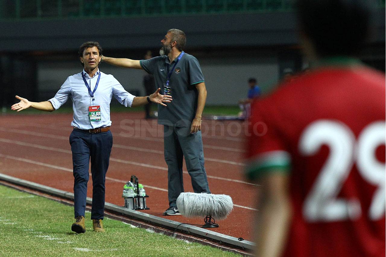 Dua Gol Ilija Bawa Indonesia...