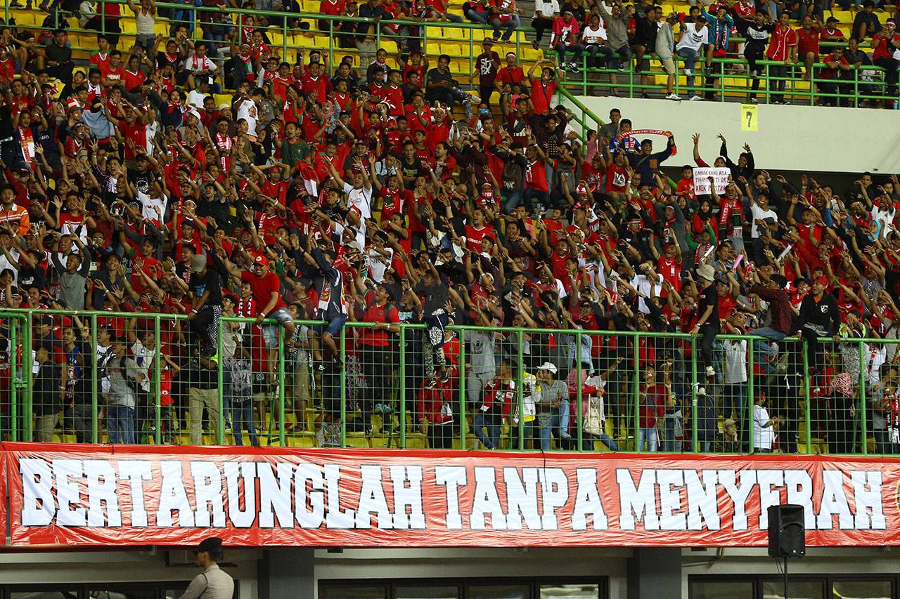 Dua Gol Ilija Bawa Indonesia...