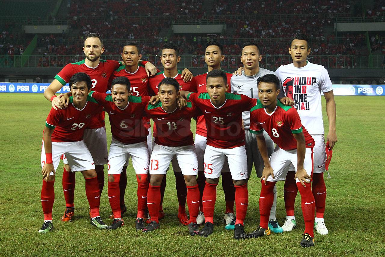 Dua Gol Ilija Bawa Indonesia...