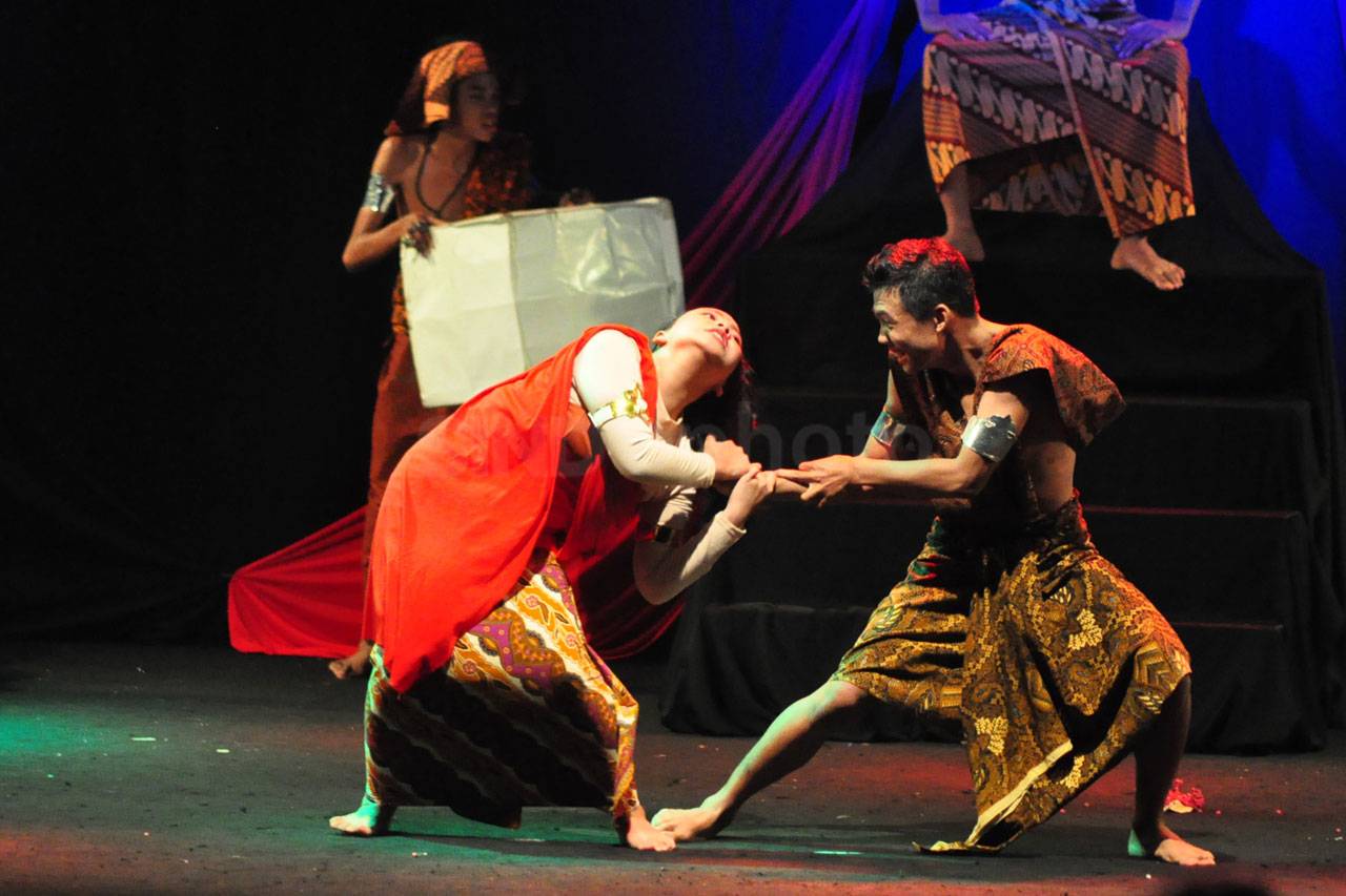 Dukung Pelestarian Budaya,...