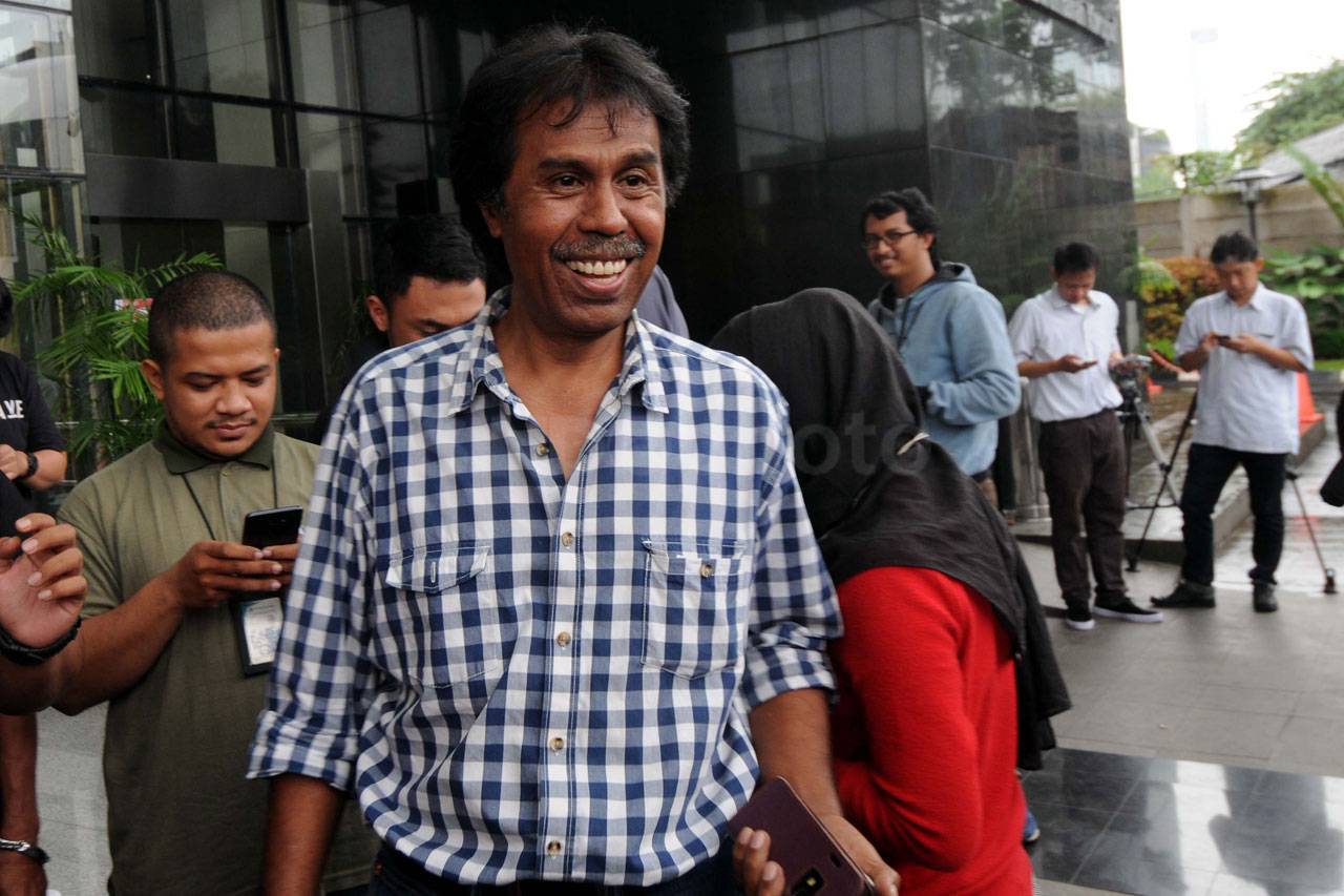 KPK Periksa Pakar Hukum...