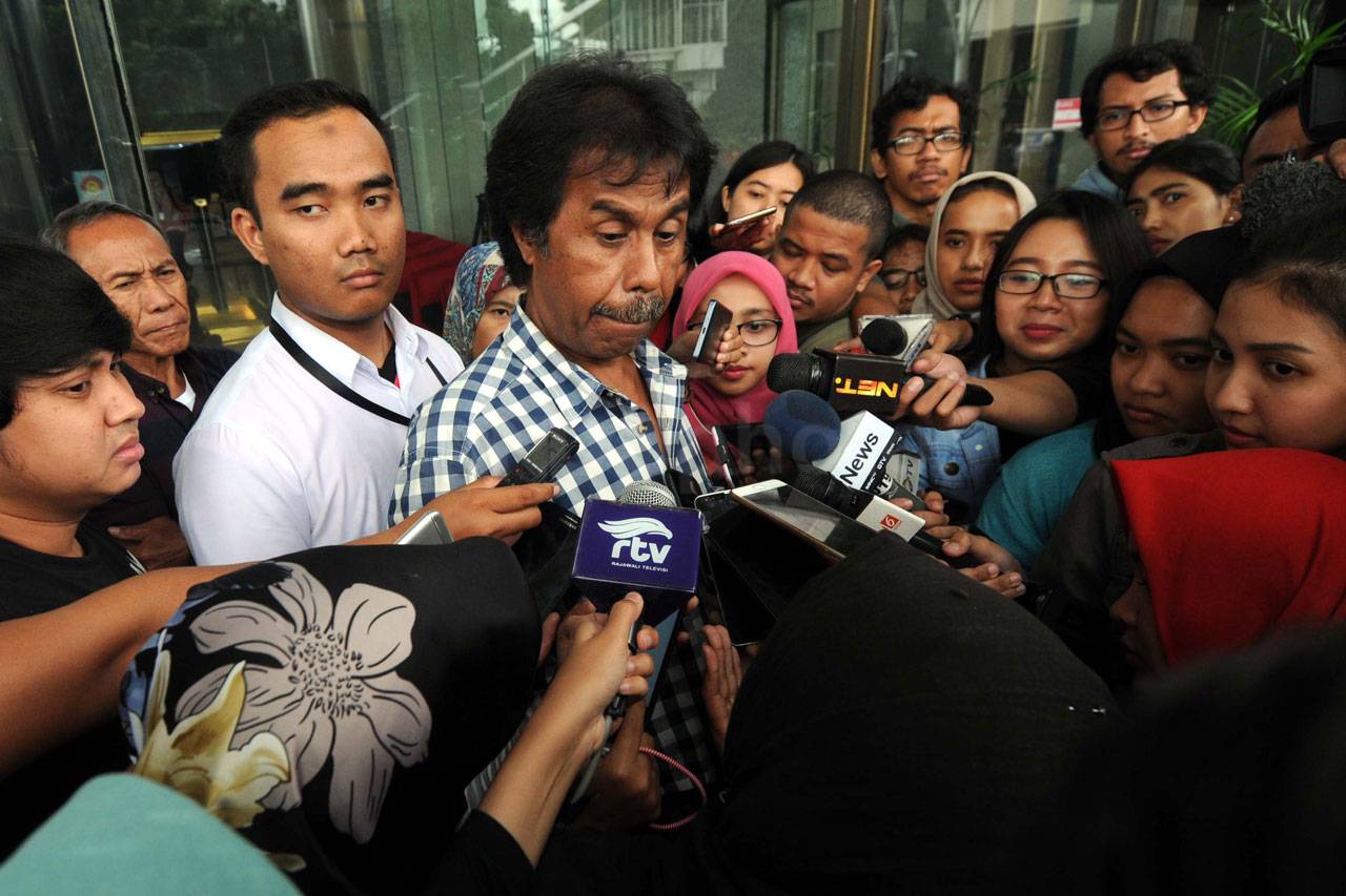 KPK Periksa Pakar Hukum...