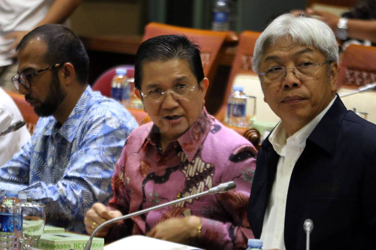 Komisi VII DPR Panggil...