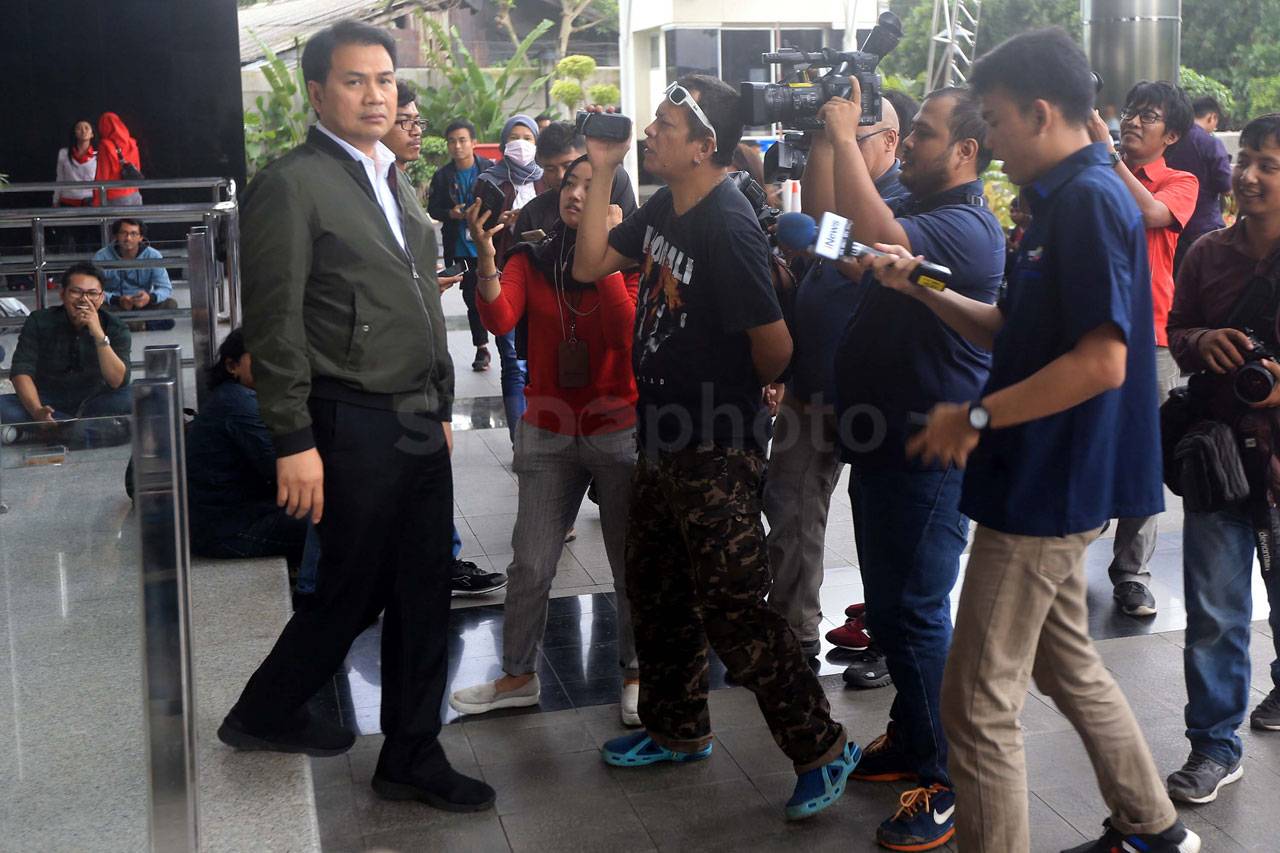 KPK Periksa Aziz Syamsuddin...