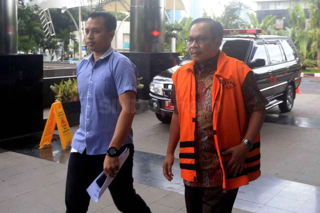Kembangkan Kasus E-KTP,...