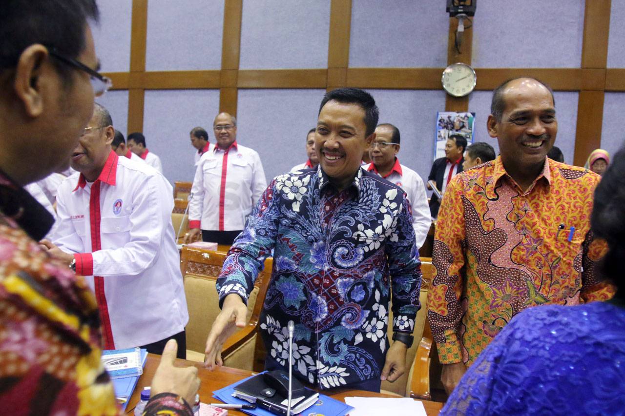 Bahas Asian Games, Komisi...