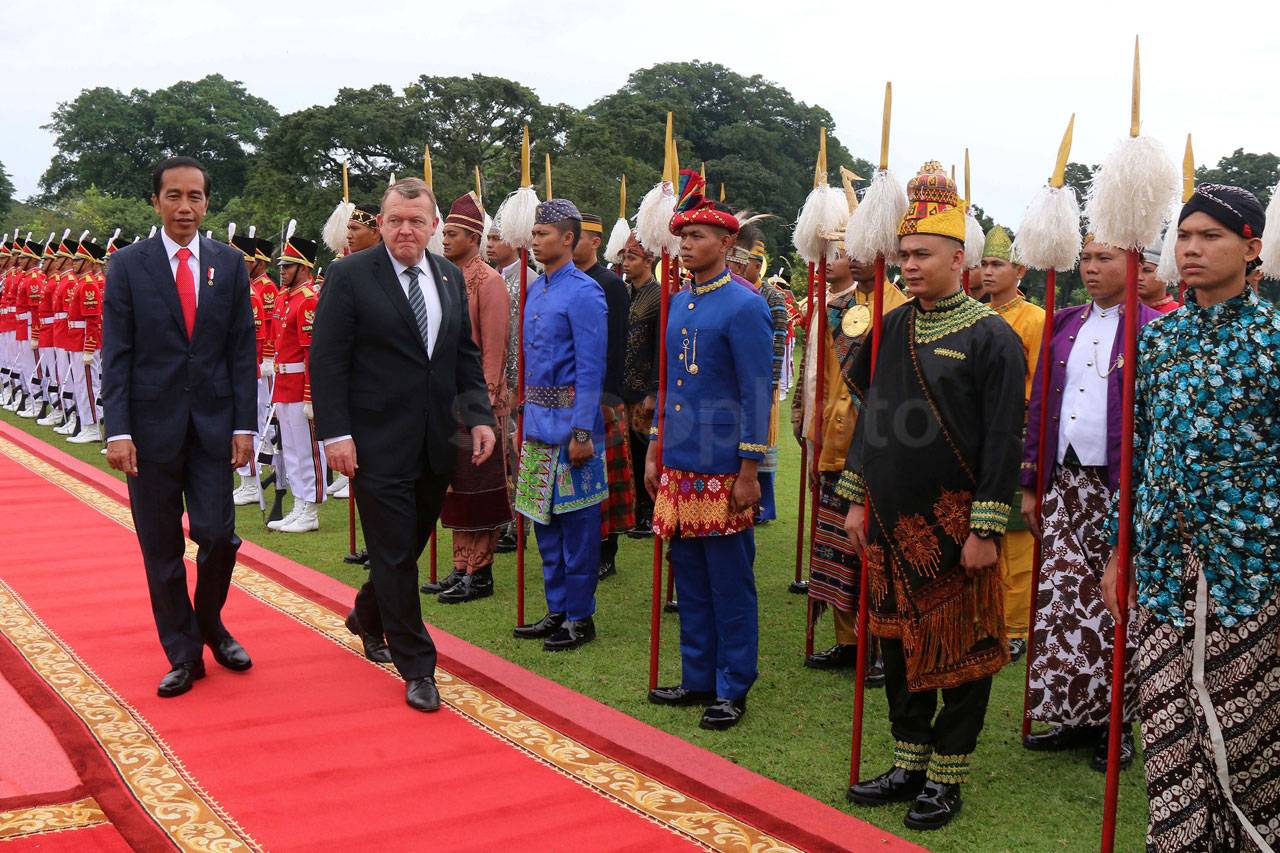 Presiden Jokowi Terima...