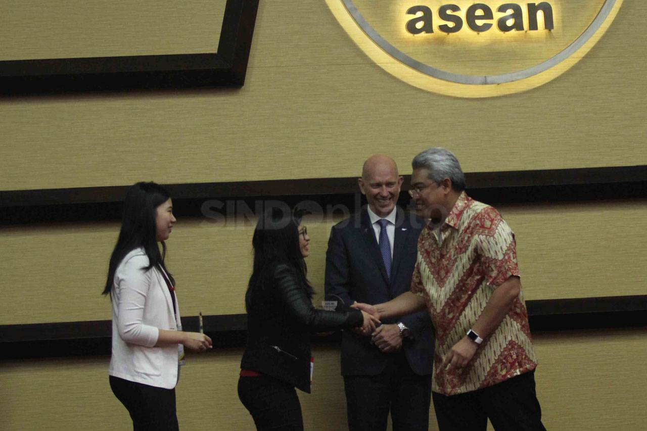 Kompetisi ASEAN Data...