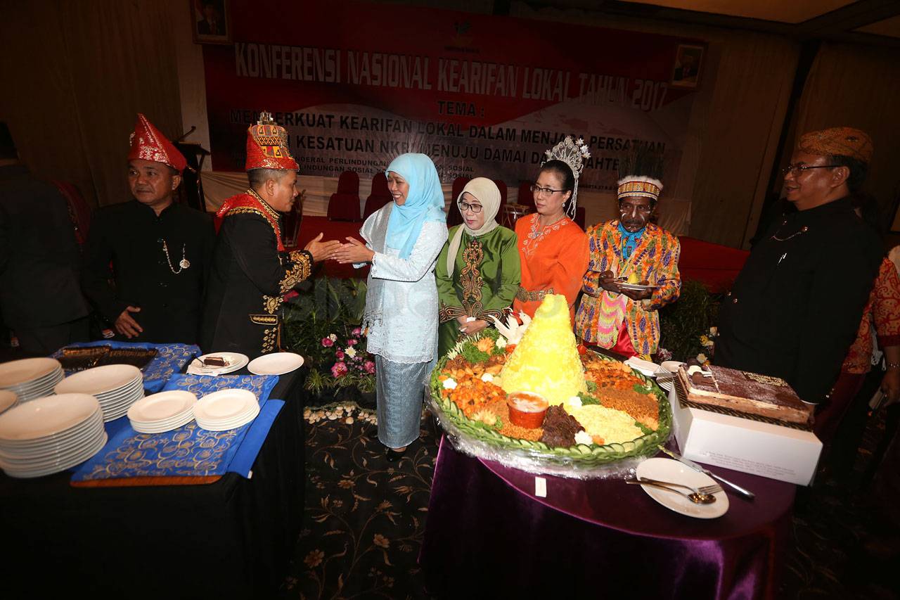Mensos Tutup Konferensi...