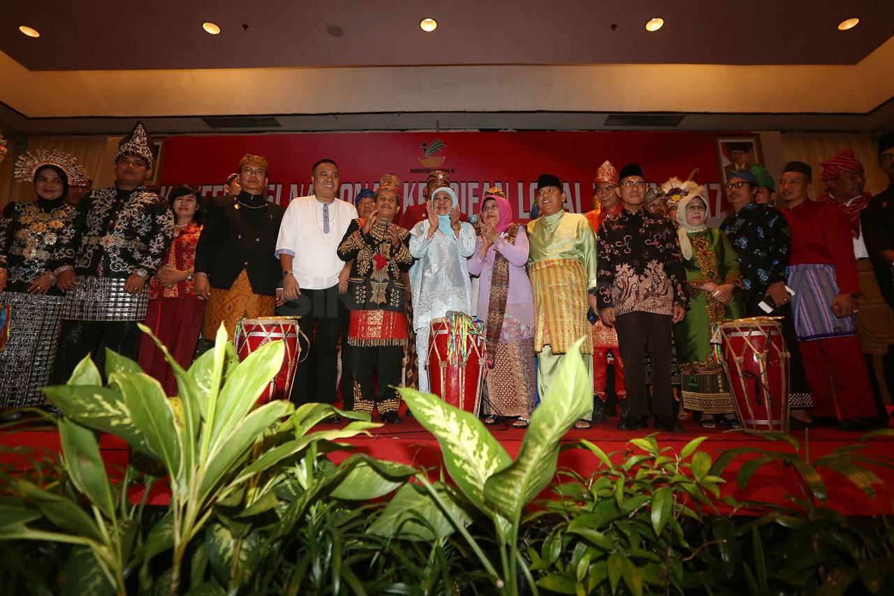 Mensos Tutup Konferensi...