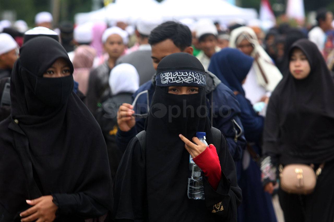 Ribuan Muslim Hadiri...