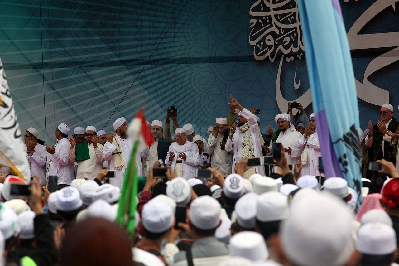 Ribuan Muslim Hadiri...