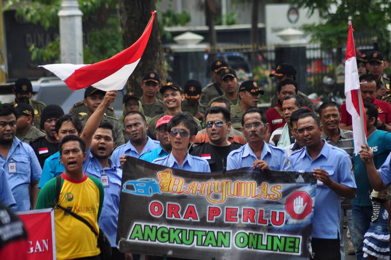 Sopir Angkot Semarang...