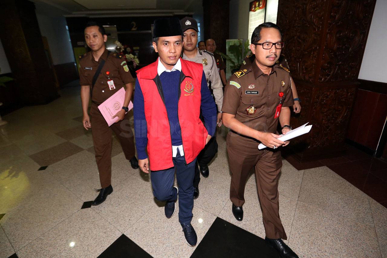 Kejati Jawa Timur Tahan...