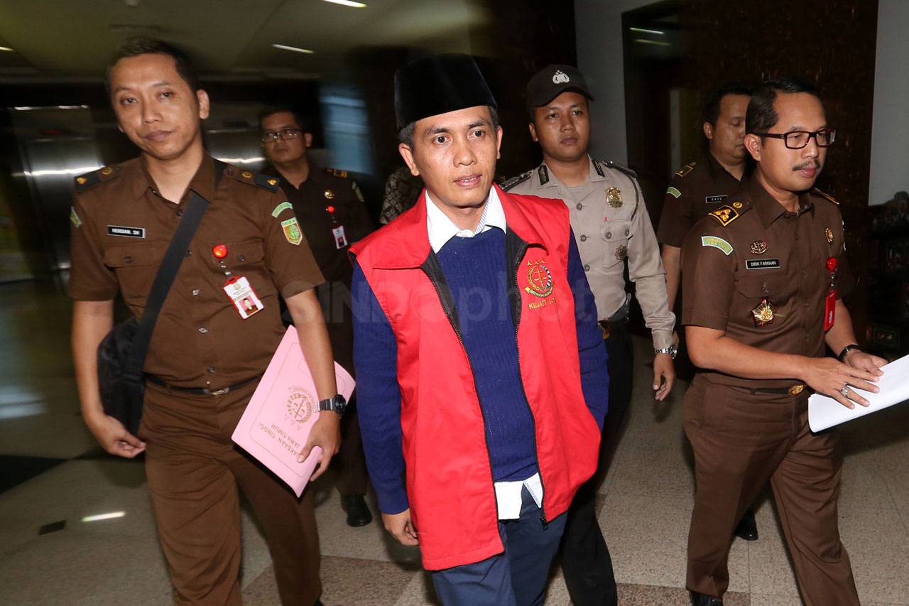 Kejati Jawa Timur Tahan...