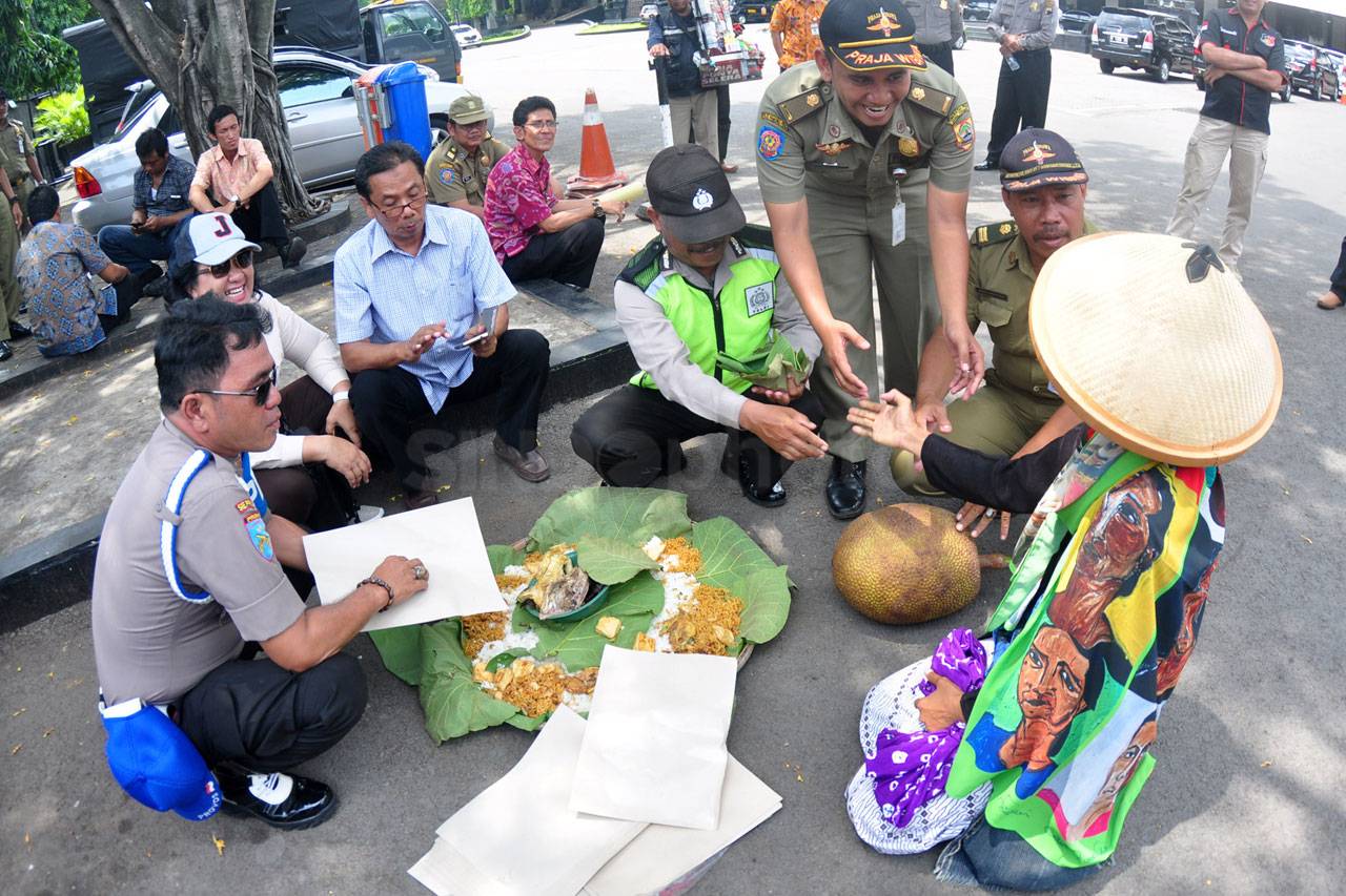 Petani Kendeng Gelar...