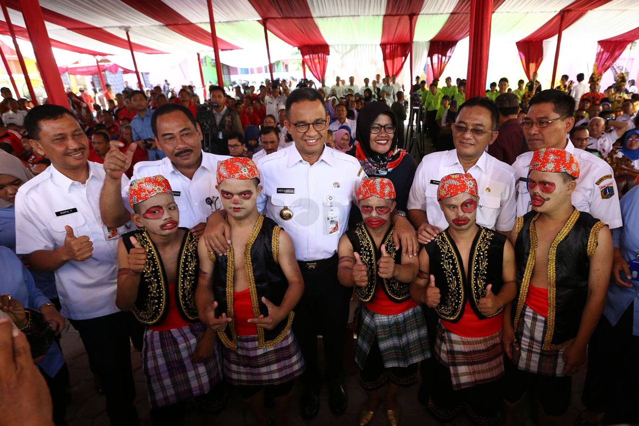Gubernur DKI Hadiri...