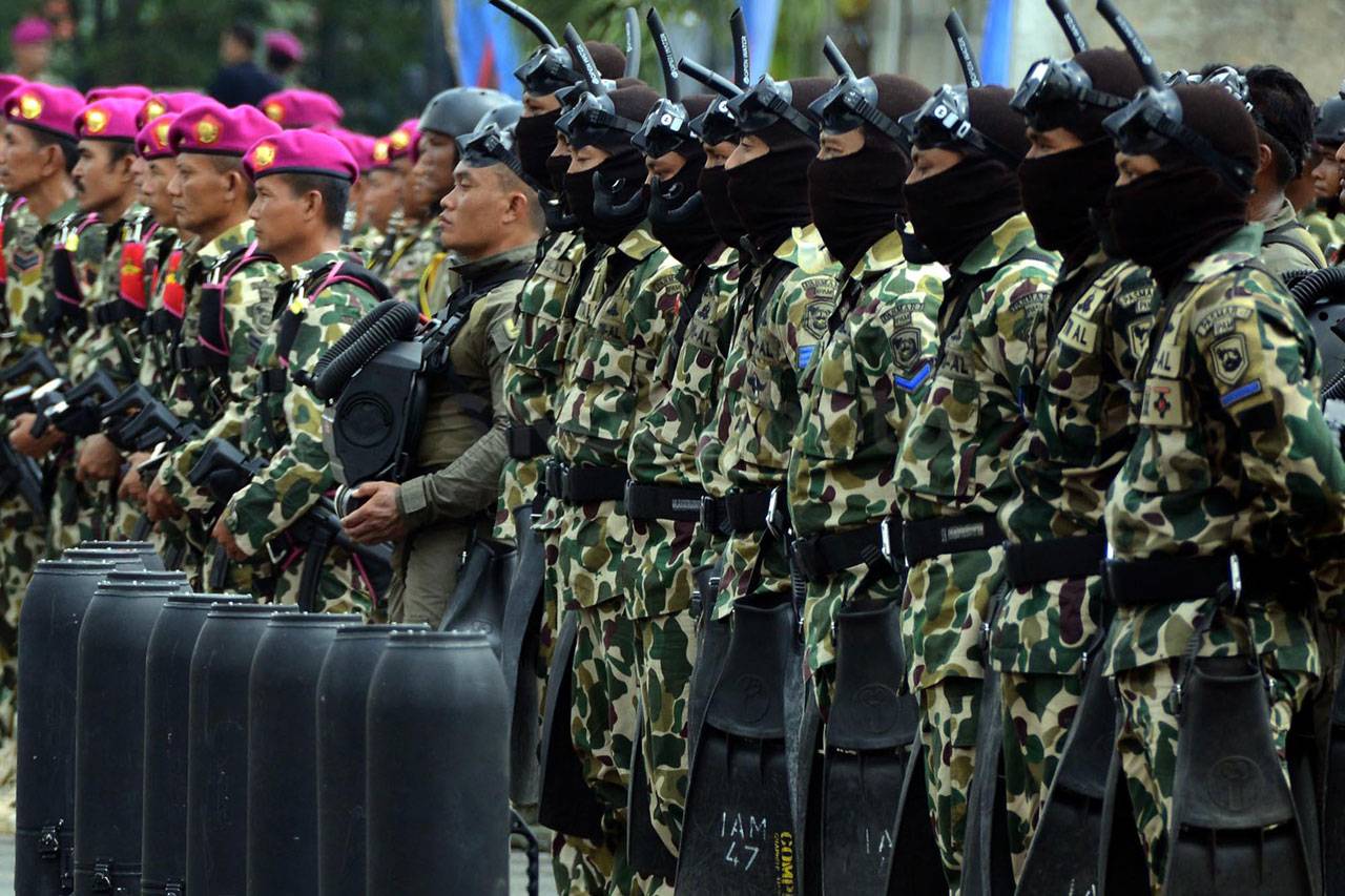 Letkol (Mar) Joko Fitrianto...