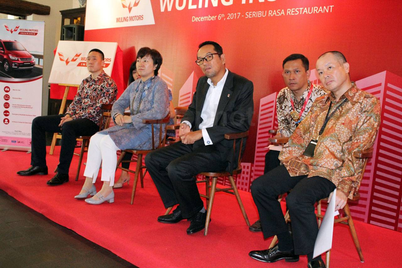Wuling Motors Luncurkan...