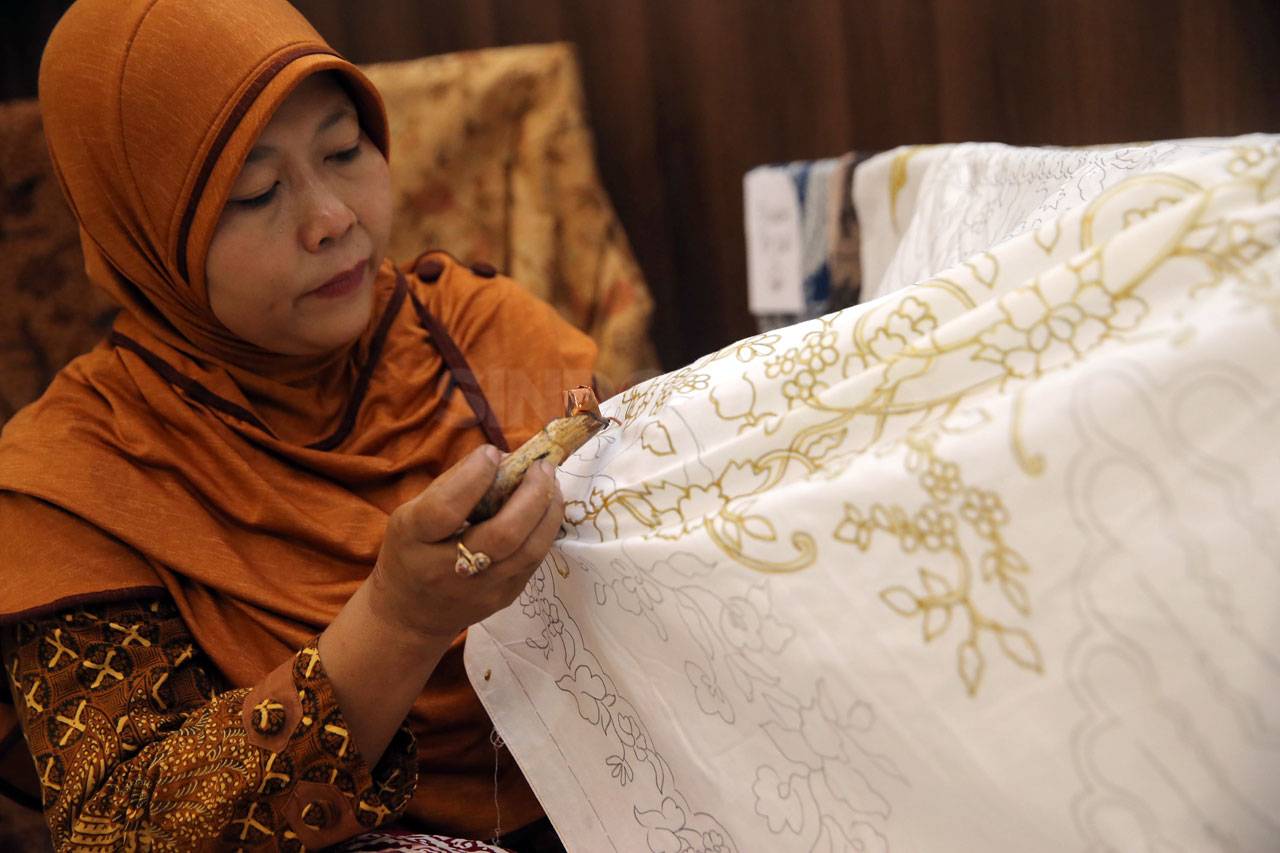 Mensos Buka Pameran...