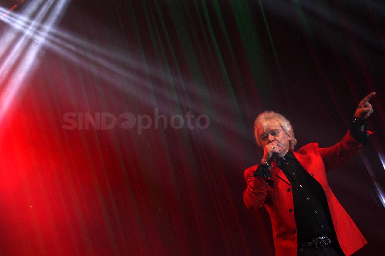 Konser di Surabaya,...