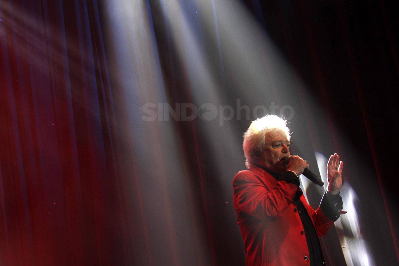 Konser di Surabaya,...