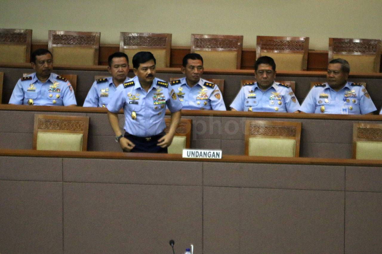 DPR Gelar Paripurna...