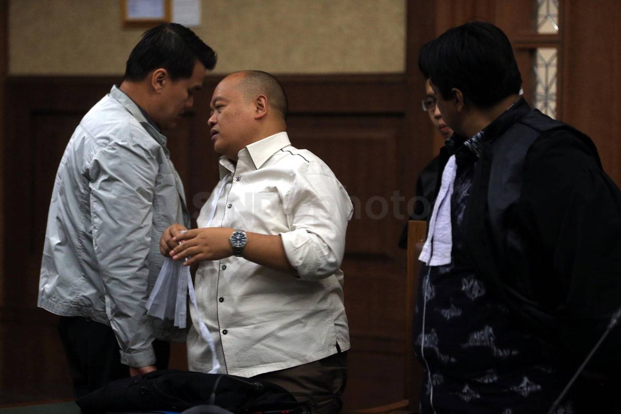 Andi Narogong Dituntut...