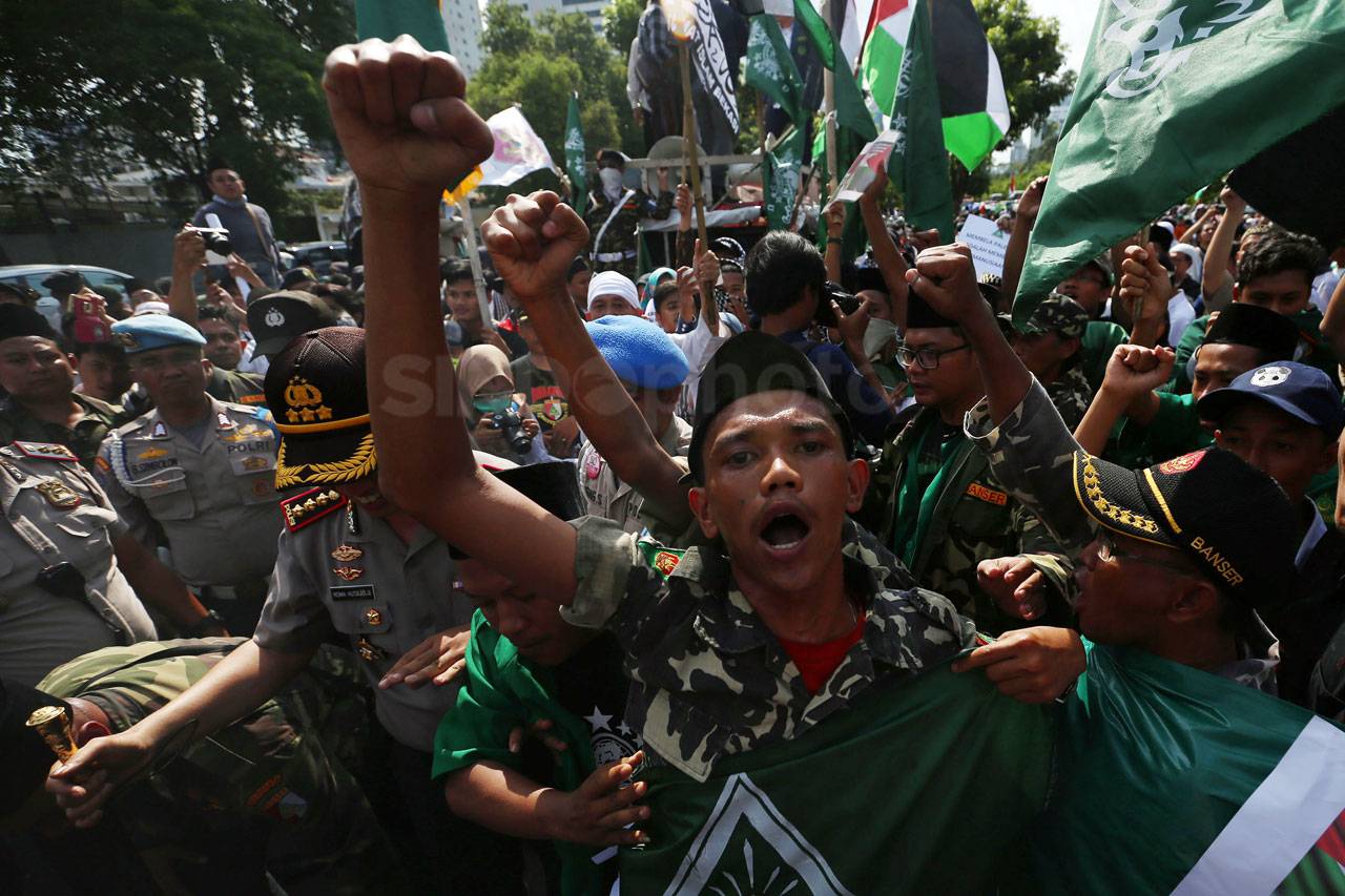 Aksi Solidaritas untuk...