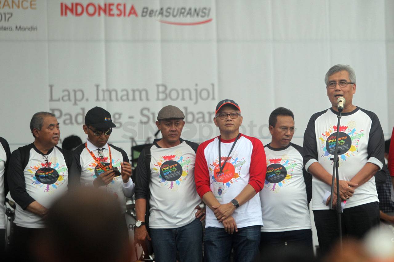 Hadir di Perayaan Insurance...
