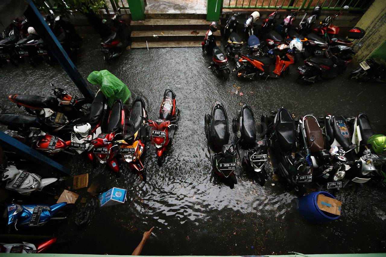 Hujan Deras Blok G Tergenang