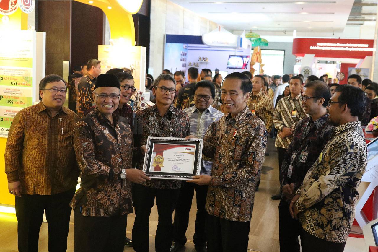 Presiden Jokowi Hadiri...