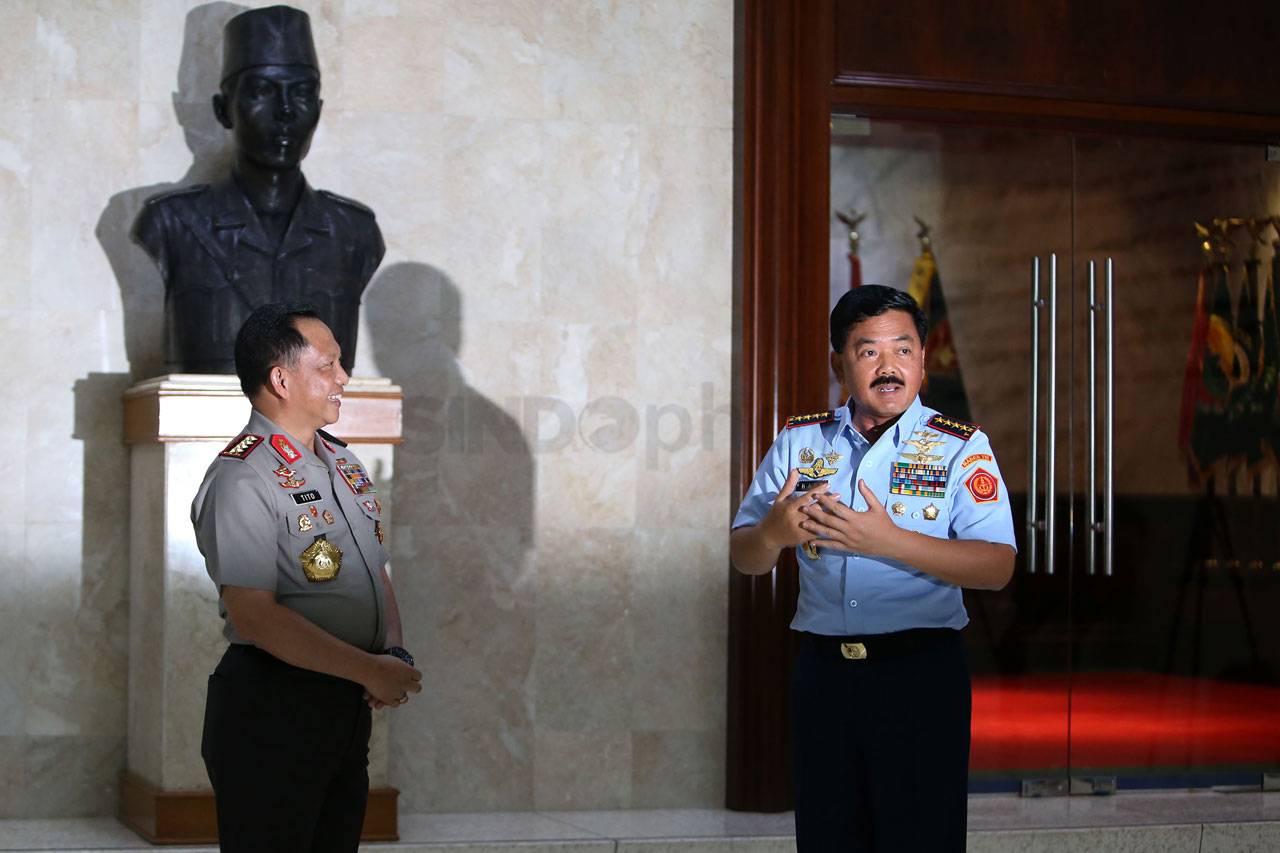 Panglima TNI Terima...