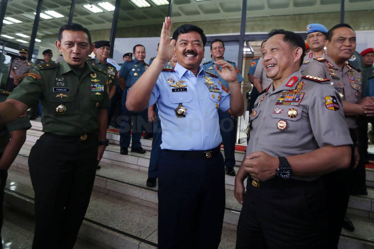 Panglima TNI Terima...