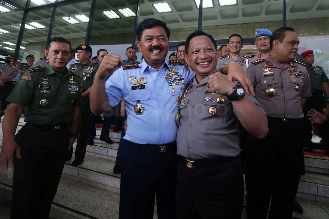 Panglima TNI Terima...
