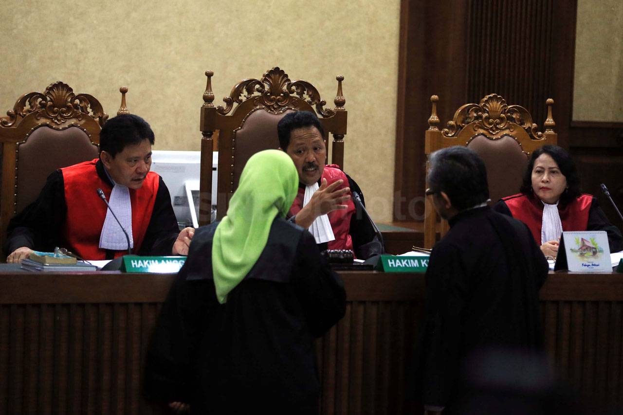 Mengeluh Sakit, Sidang...