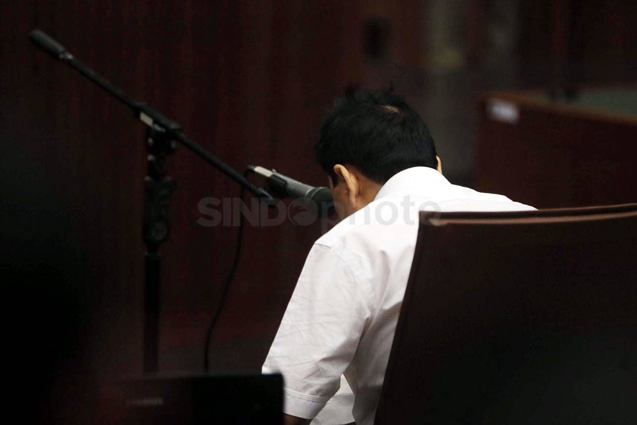 Mengeluh Sakit, Sidang...