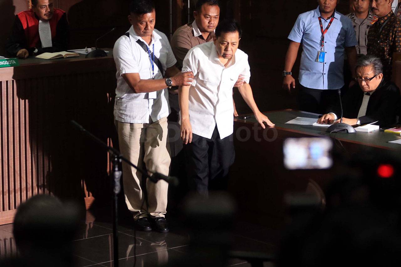 Mengeluh Sakit, Sidang...