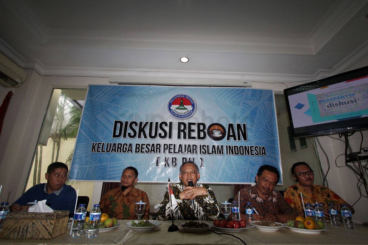 Diskusi Melawan Dominasi...