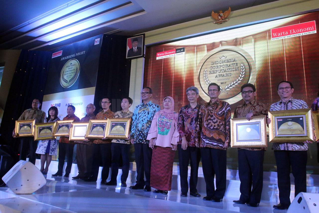 MNC Bank Raih Penghargaan...