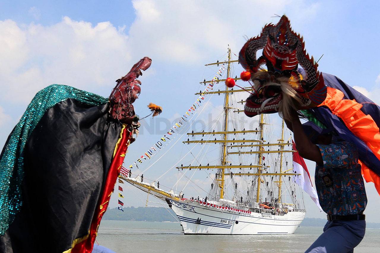 KRI Bima Suci Tiba di...