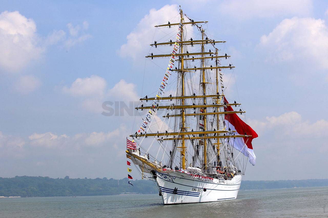 KRI Bima Suci Tiba di...