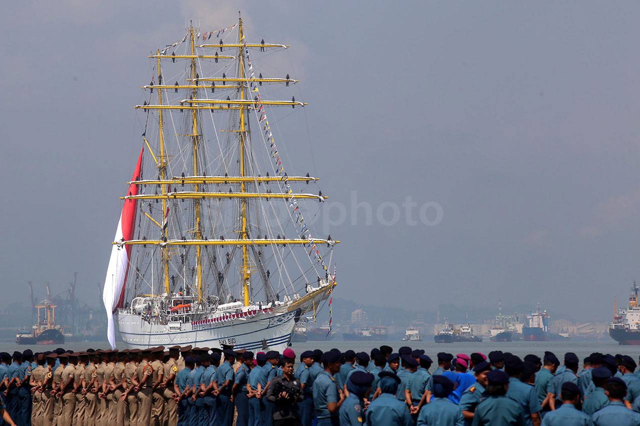 KRI Bima Suci Tiba di...
