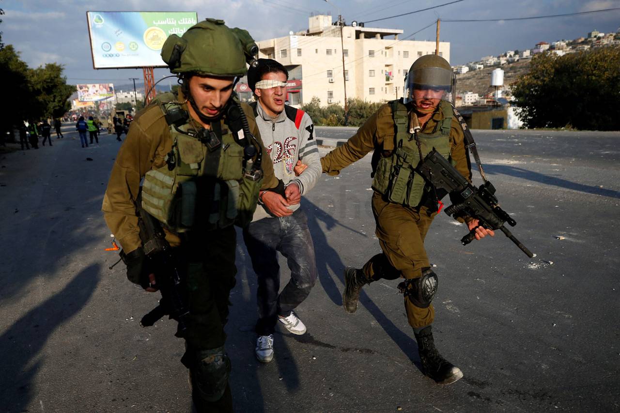 Bentrok Warga Palestina...