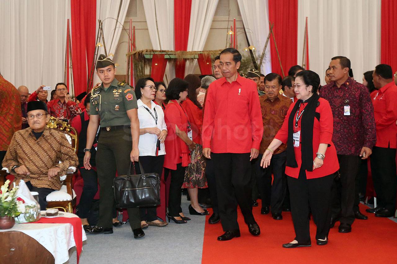 Presiden Jokowi Hadiri...