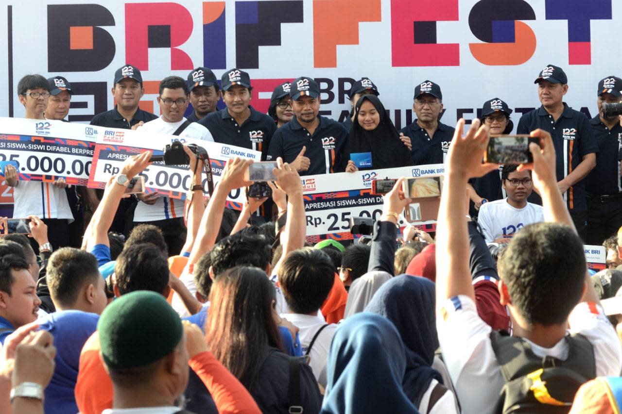 Rayakan HUT Ke-122,...