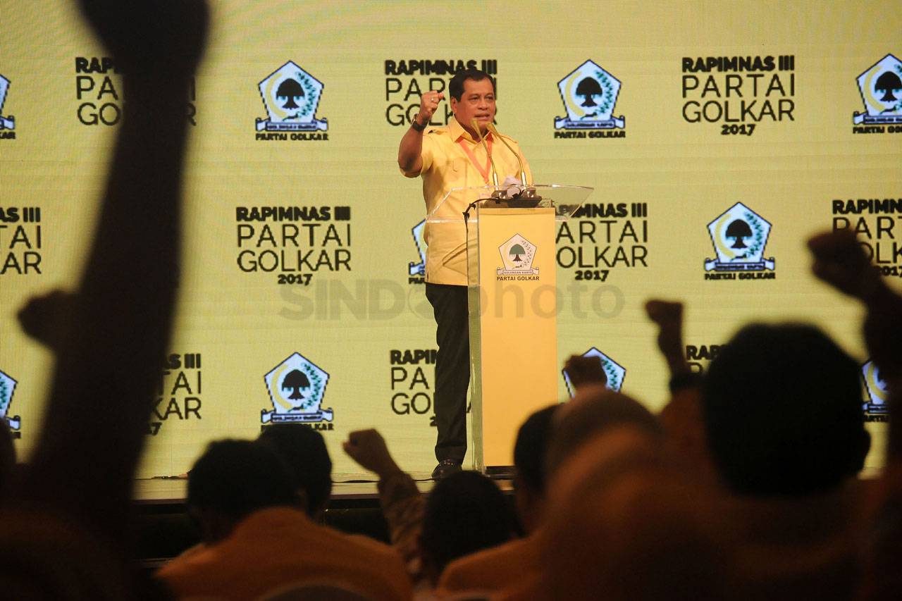 Airlangga Hartarto Buka...