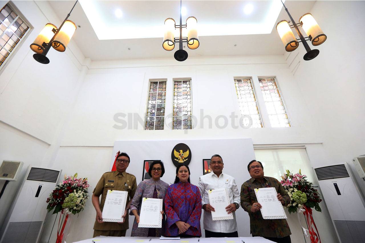 Empat Menteri Tandatangani...